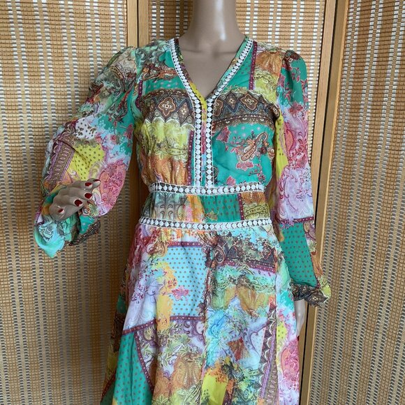 Floral & Paisley Print Guipure Lace Insert Plunging Neck Dress Medium - Picture 4 of 10